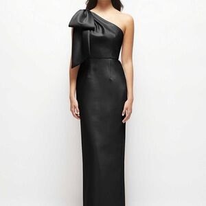 ALFRED SUNG Black One-Shoulder Gown